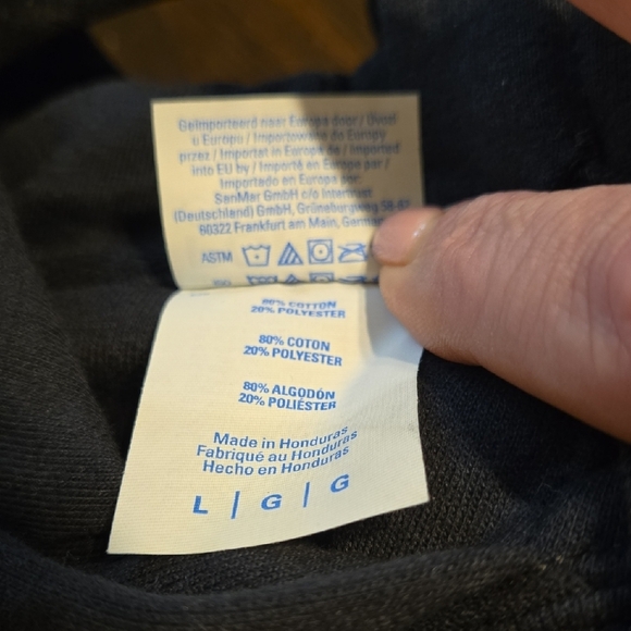 Port and Company Unisex Black and Red Pullover Hooded Sweatshirt. P2P 23 - Picture 4 of 5